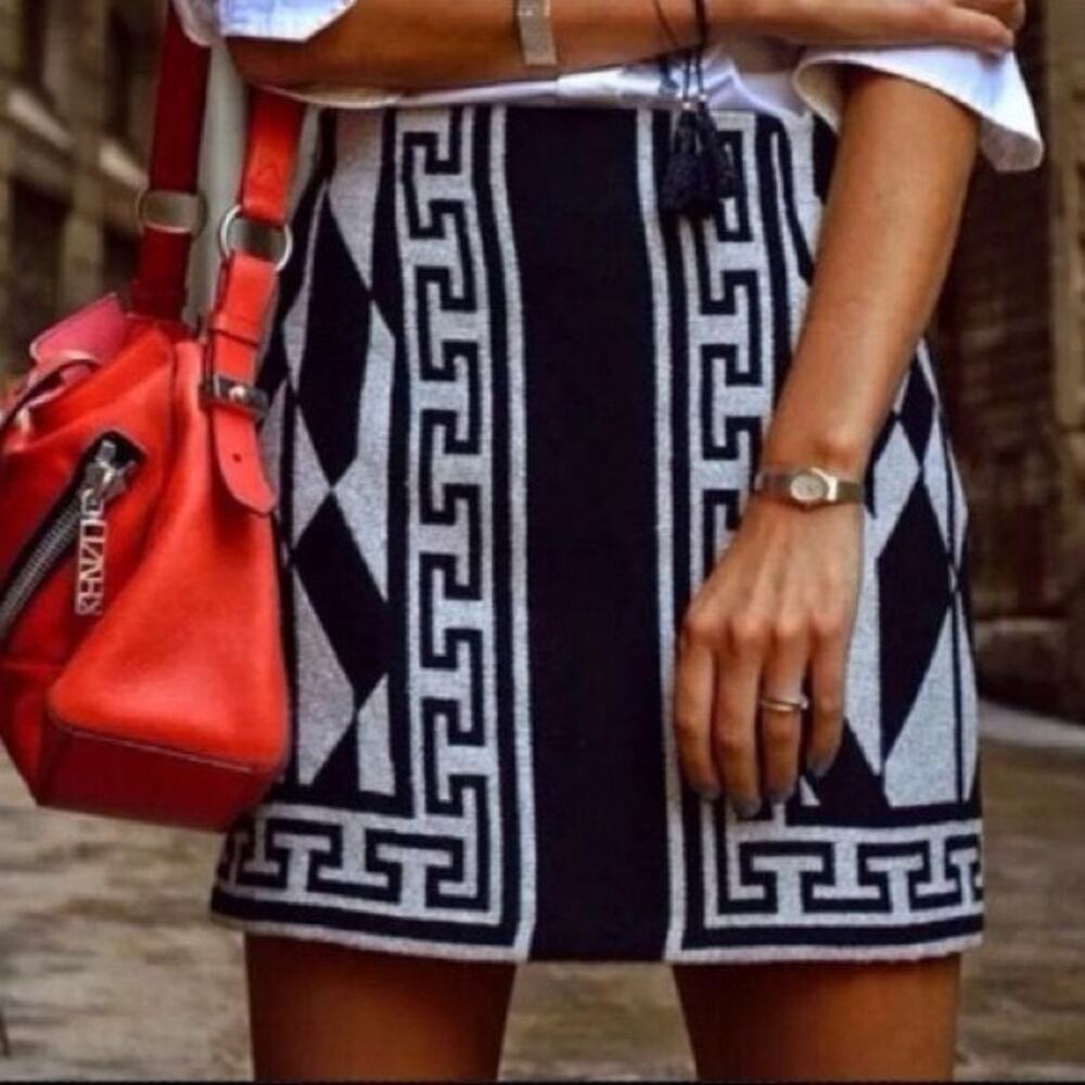 Zara | Black & White Geometric Design Wool Blend Mini Skirt | Size XS